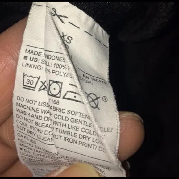 Old Navy dolphin hem shorts - Picture 3 of 8